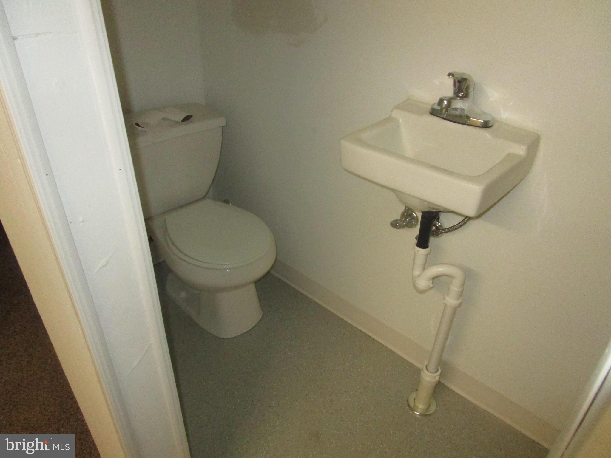 7262 Calvin Road Upper Darby, PA 19082 - Photo 21 of 24 Bsmt. Bath