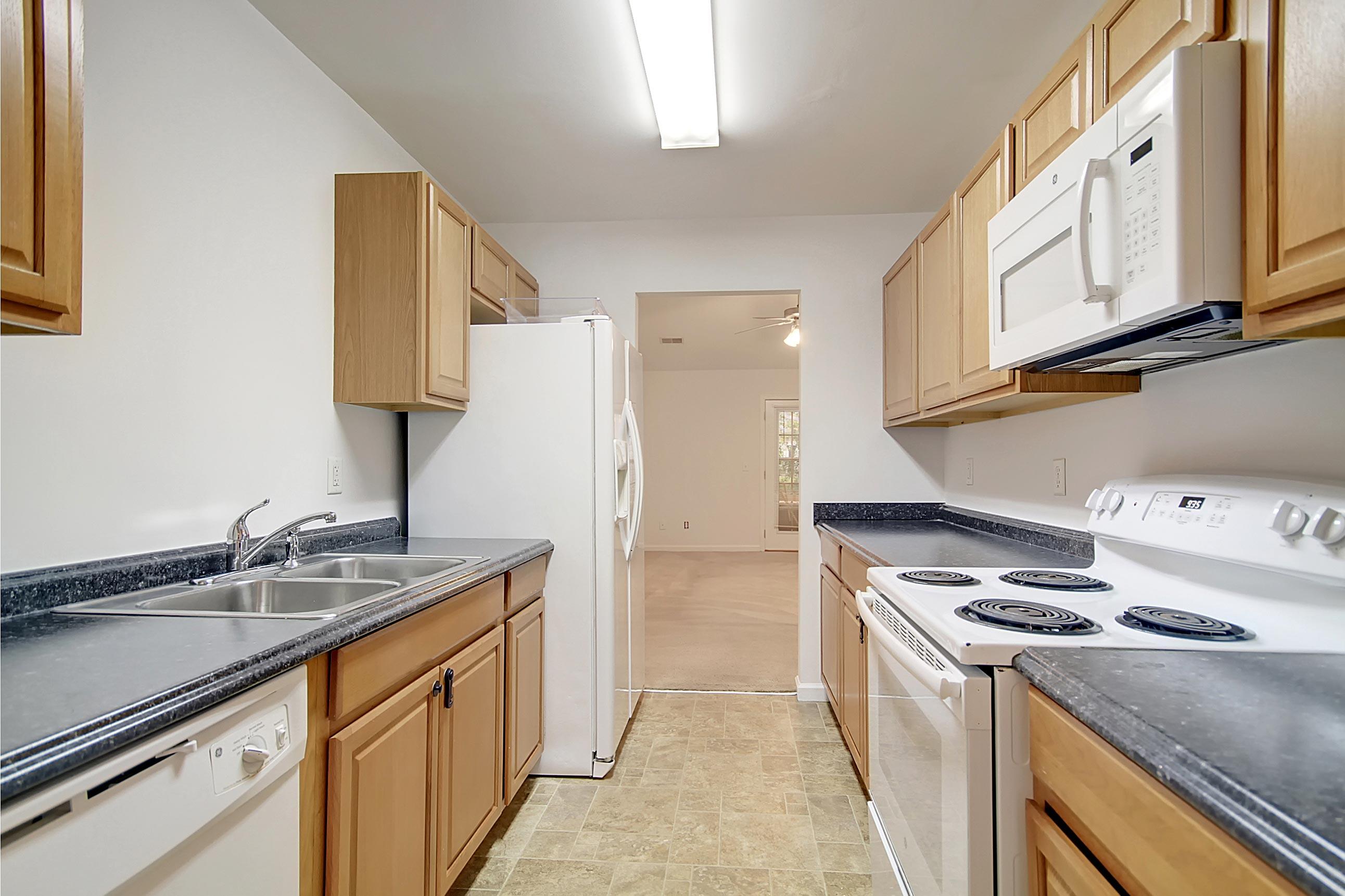 7886 Montview Road North Charleston, SC 29418 - Photo 8 of 25 CREM_7886 Montview_010