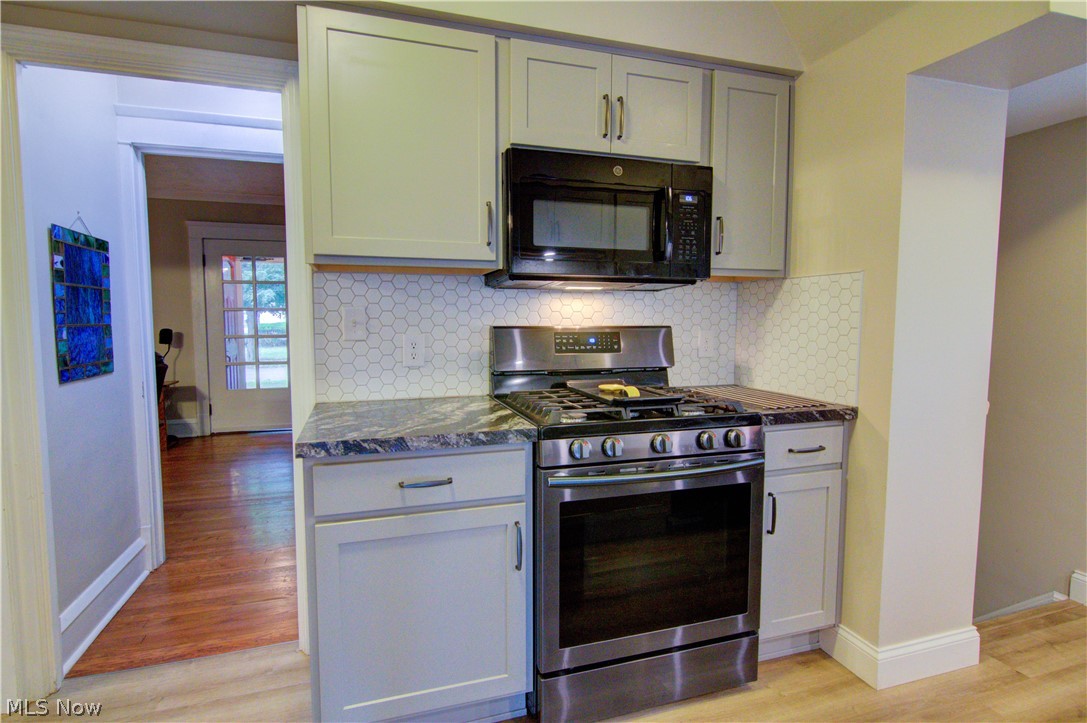 1687 Crest Road Cleveland Heights, OH 44121 - Photo 9 of 35
