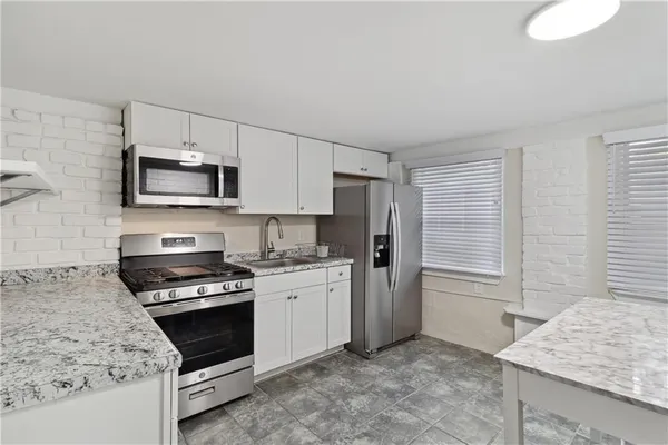 $1,800 | 1432 Melpomene Street, New Orleans, LA 70130