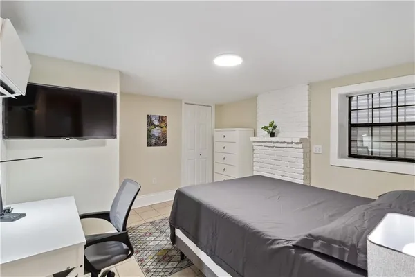 $1,800 | 1432 Melpomene Street, New Orleans, LA 70130