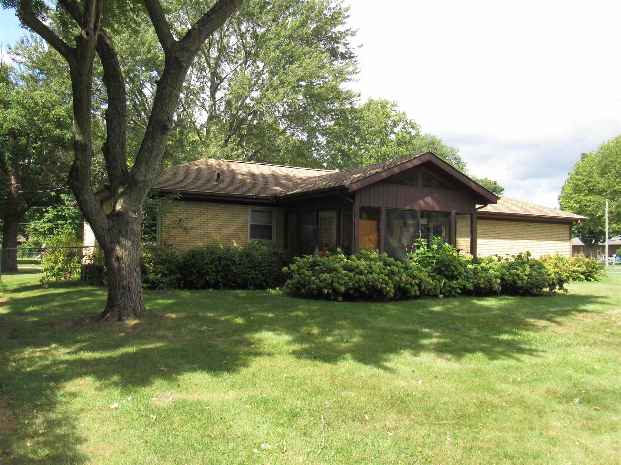 56310 Cedar Road Mishawaka, IN 46545 - Photo 3 of 14 Gallery Image 3