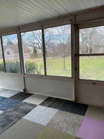 $299,900 | 33633 Swan Drive, Sterling Heights, MI 48312