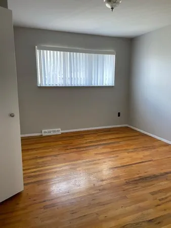$299,900 | 33633 Swan Drive, Sterling Heights, MI 48312