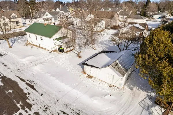 $134,900 | 1513 28th Avenue, Menominee, MI 49858