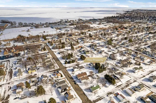 $134,900 | 1513 28th Avenue, Menominee, MI 49858