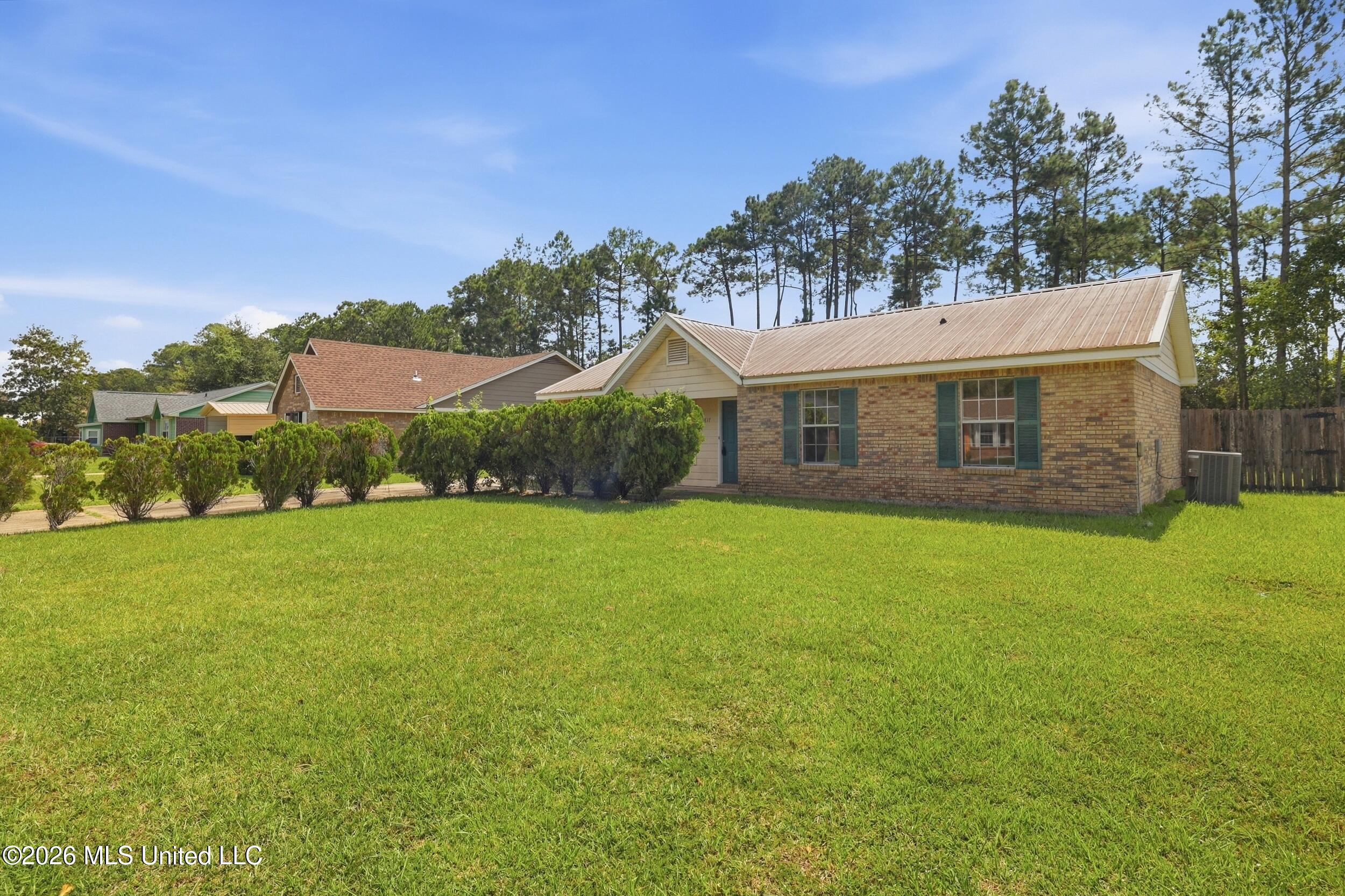 1617 Springridge Road Gautier, MS 39553 - Photo 5 of 39 5_r6__2667