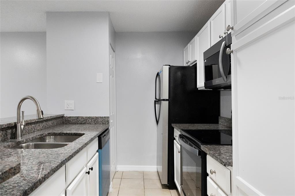 214 Lake Parsons Green, Unit 206 Brandon, FL 33511 - Photo 17 of 22