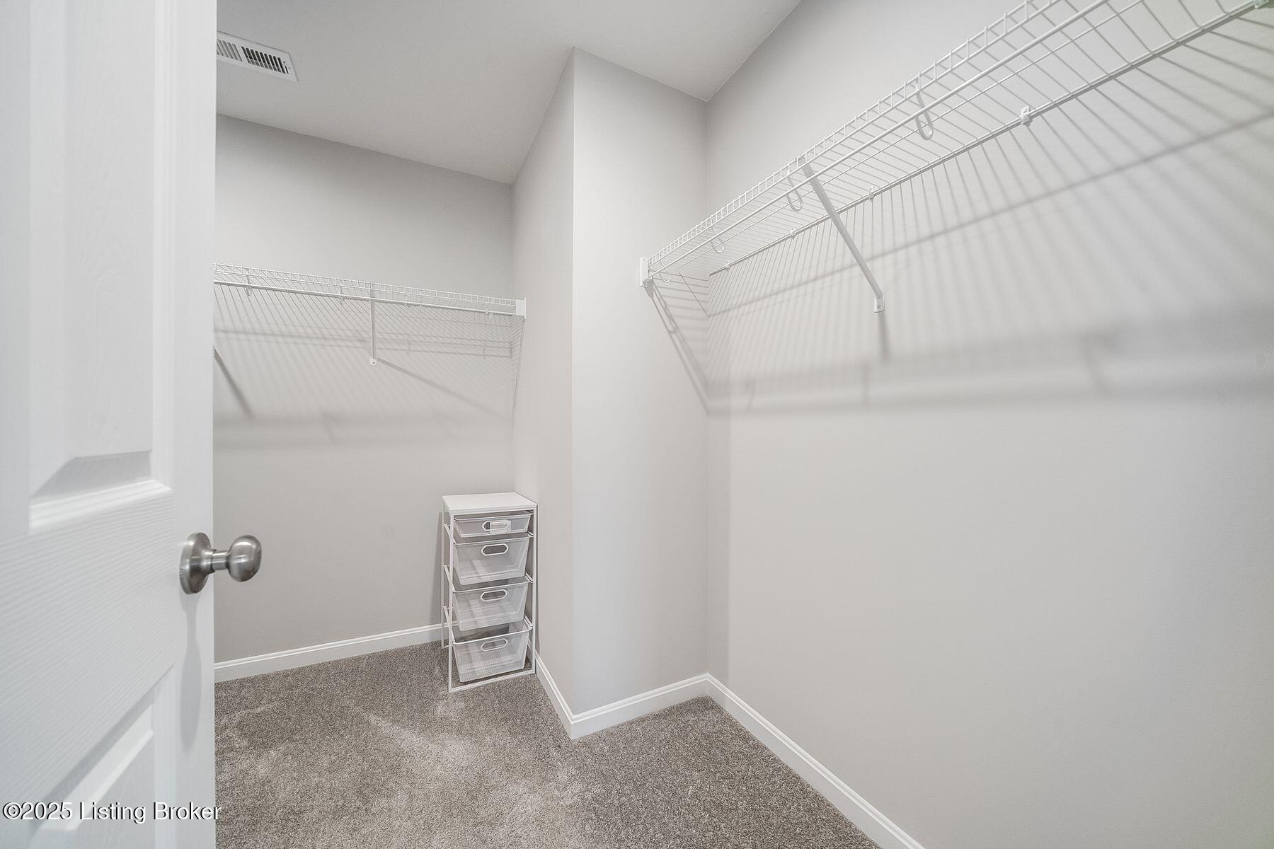 8425 Splendid Point Louisville, KY 40229 - Photo 34 of 67 photo_online_044