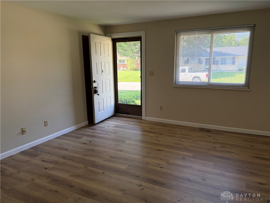 6537 Highbury Road Dayton, OH 45424 - Photo 4 of 17