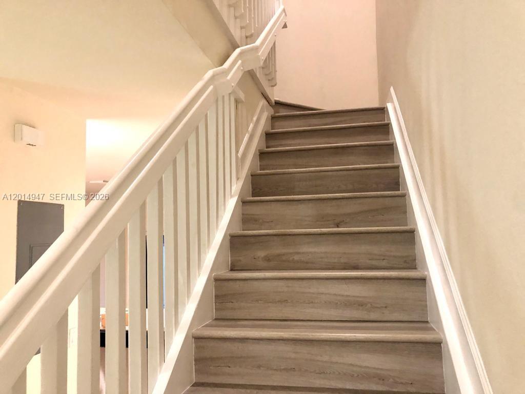 9213 West 33rd Way Hialeah, FL 33018 - Photo 10 of 23