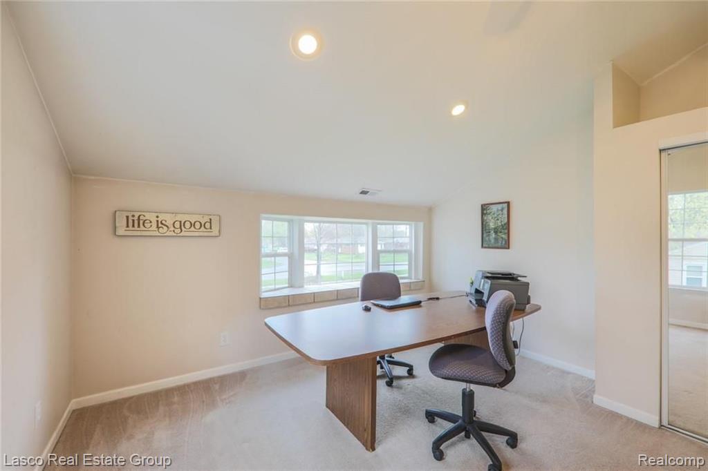 708 North Road Fenton, MI 48430 - Photo 13 of 16