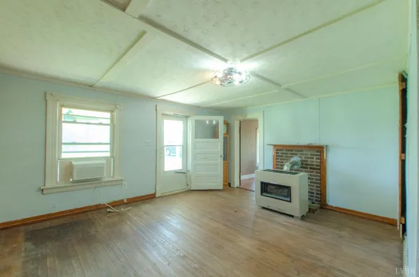 $109,500 | 957 Blue Ridge Drive, Gretna, VA 24557