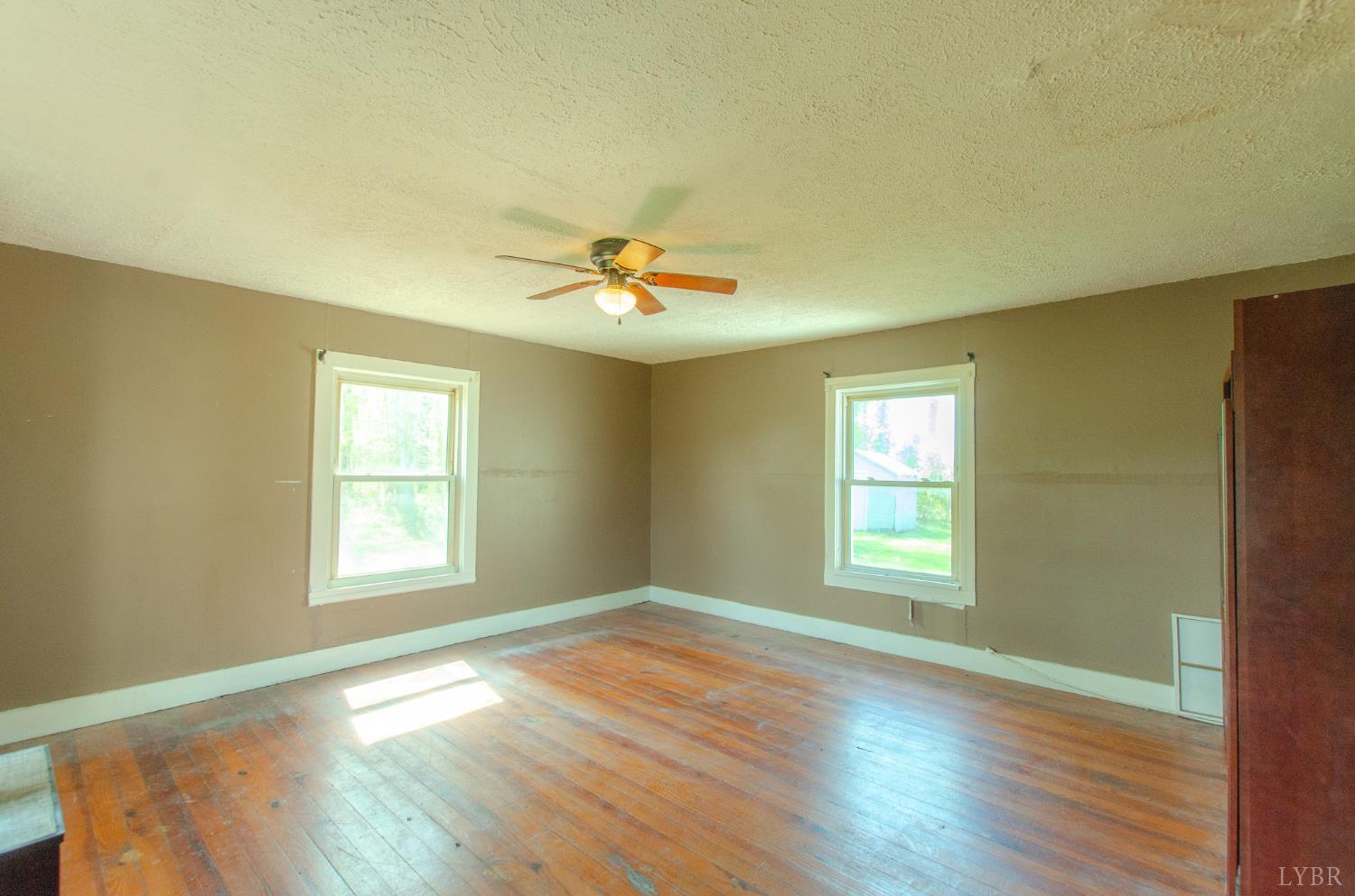 957 Blue Ridge Drive Gretna, VA 24557 - Photo 12 of 31