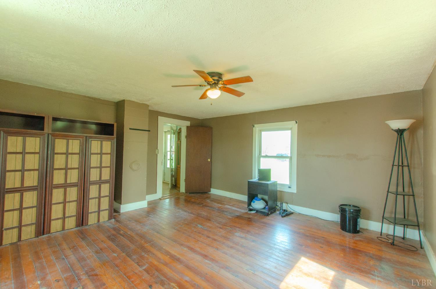 957 Blue Ridge Drive Gretna, VA 24557 - Photo 13 of 31