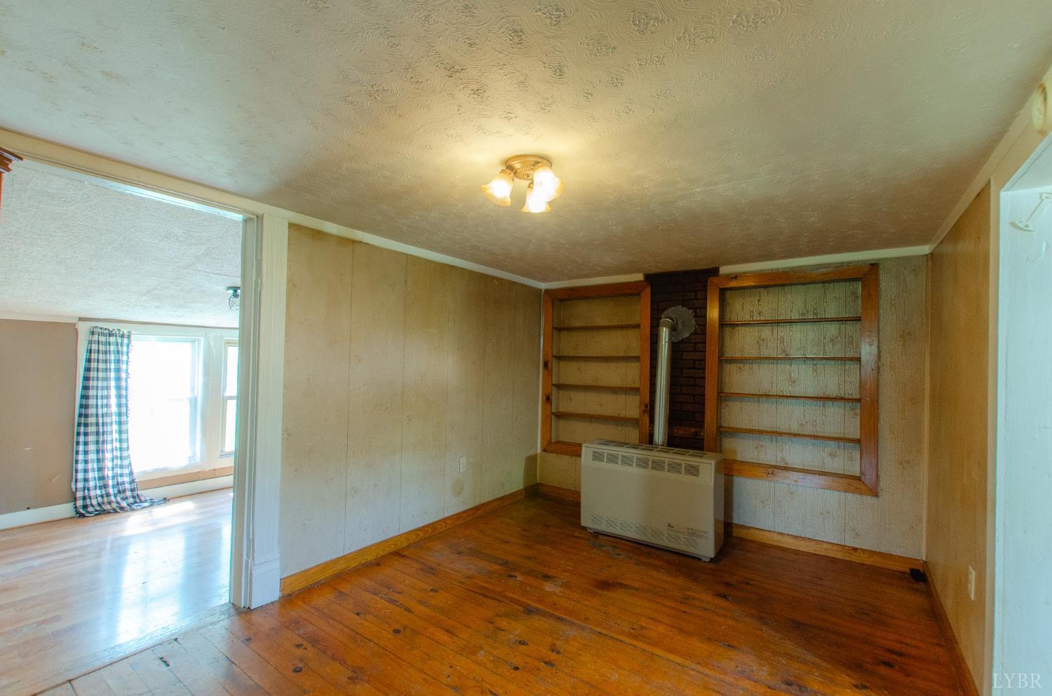 957 Blue Ridge Drive Gretna, VA 24557 - Photo 15 of 31