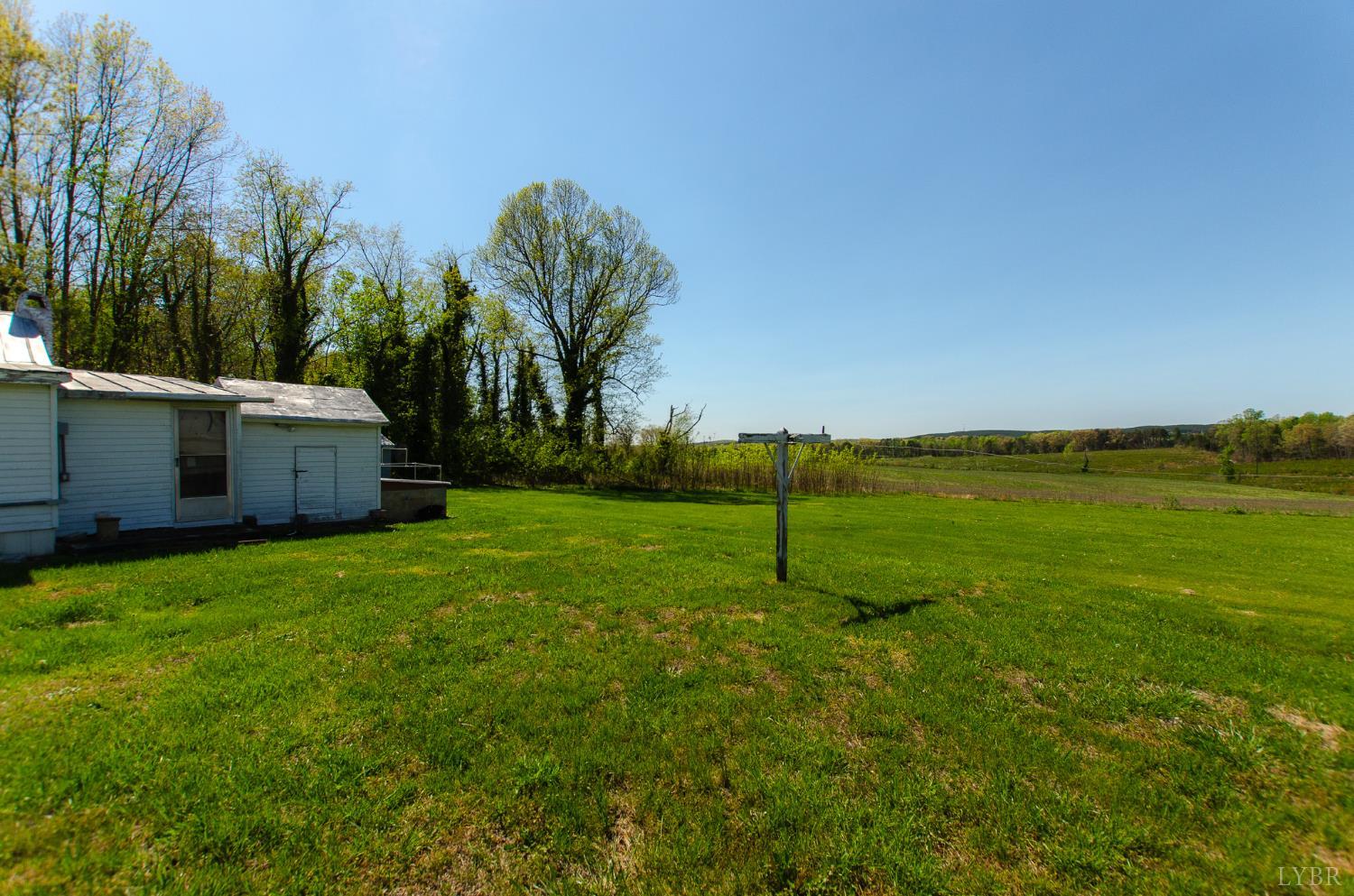 957 Blue Ridge Drive Gretna, VA 24557 - Photo 27 of 31