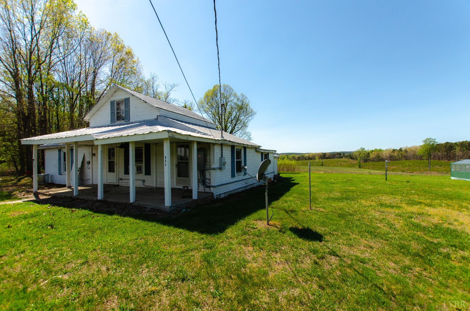 957 Blue Ridge Drive Gretna, VA 24557 - Photo 5 of 31