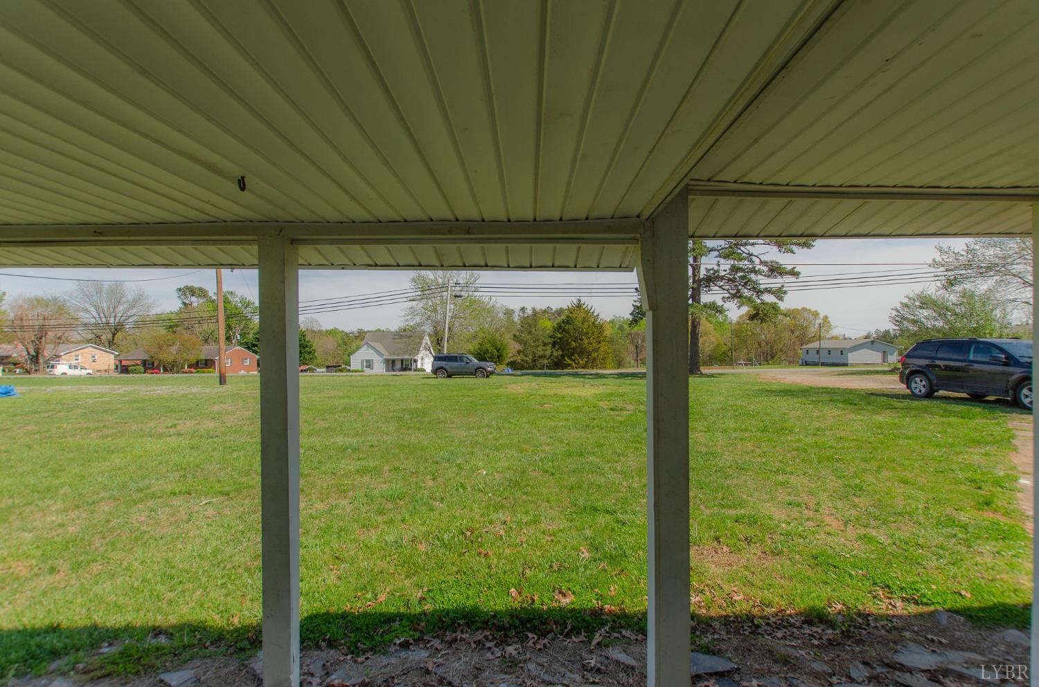 957 Blue Ridge Drive Gretna, VA 24557 - Photo 8 of 31