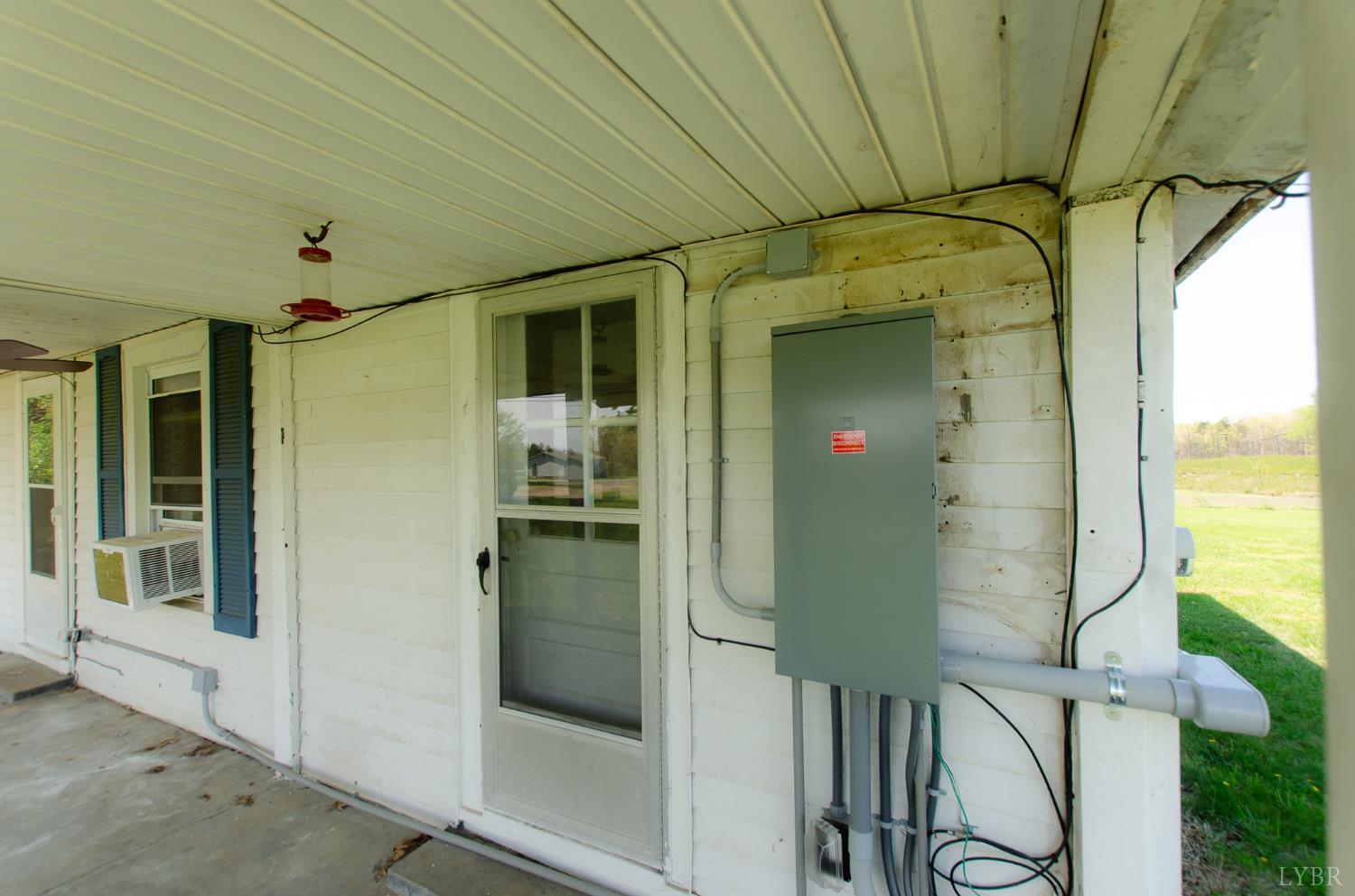 957 Blue Ridge Drive Gretna, VA 24557 - Photo 9 of 31