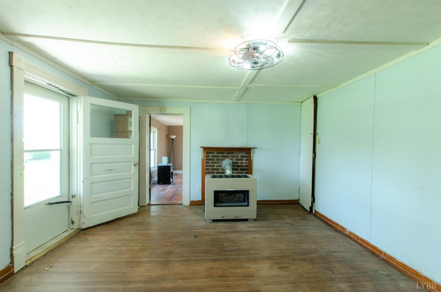 957 Blue Ridge Drive Gretna, VA 24557 - Photo 10 of 31