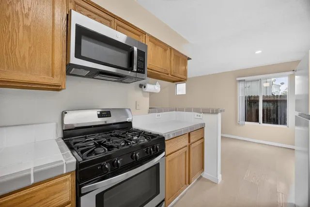 $299,950 | 525 Samuel Way, Sacramento, CA 95838