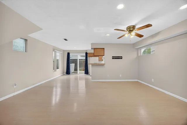 $299,950 | 525 Samuel Way, Sacramento, CA 95838