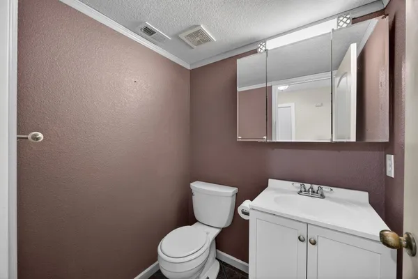 $310,000 | 525 Samuel Way, Sacramento, CA 95838