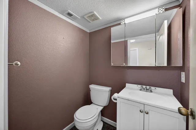 $299,950 | 525 Samuel Way, Sacramento, CA 95838