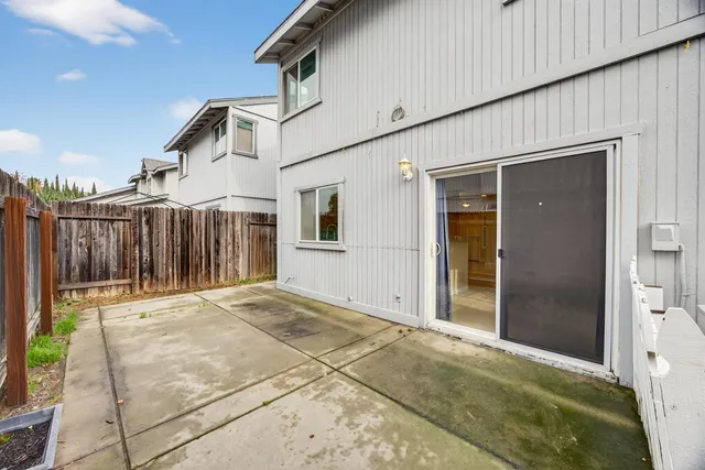 $299,950 | 525 Samuel Way, Sacramento, CA 95838