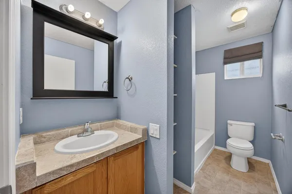 $310,000 | 525 Samuel Way, Sacramento, CA 95838