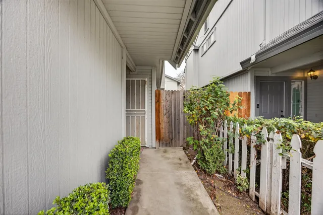 $299,950 | 525 Samuel Way, Sacramento, CA 95838