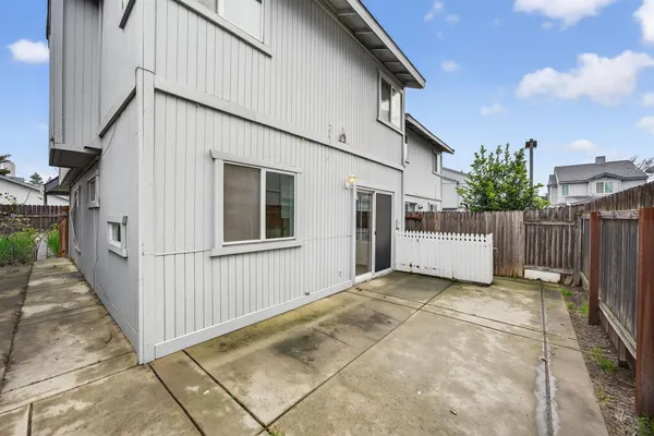 $310,000 | 525 Samuel Way, Sacramento, CA 95838