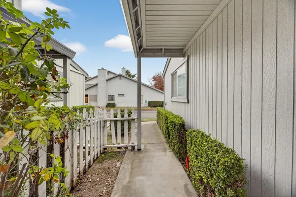 $310,000 | 525 Samuel Way, Sacramento, CA 95838