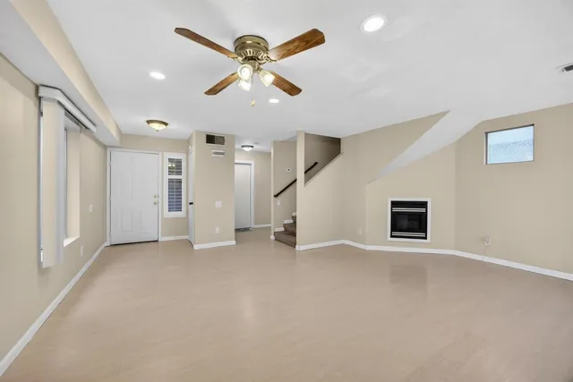 $299,950 | 525 Samuel Way, Sacramento, CA 95838