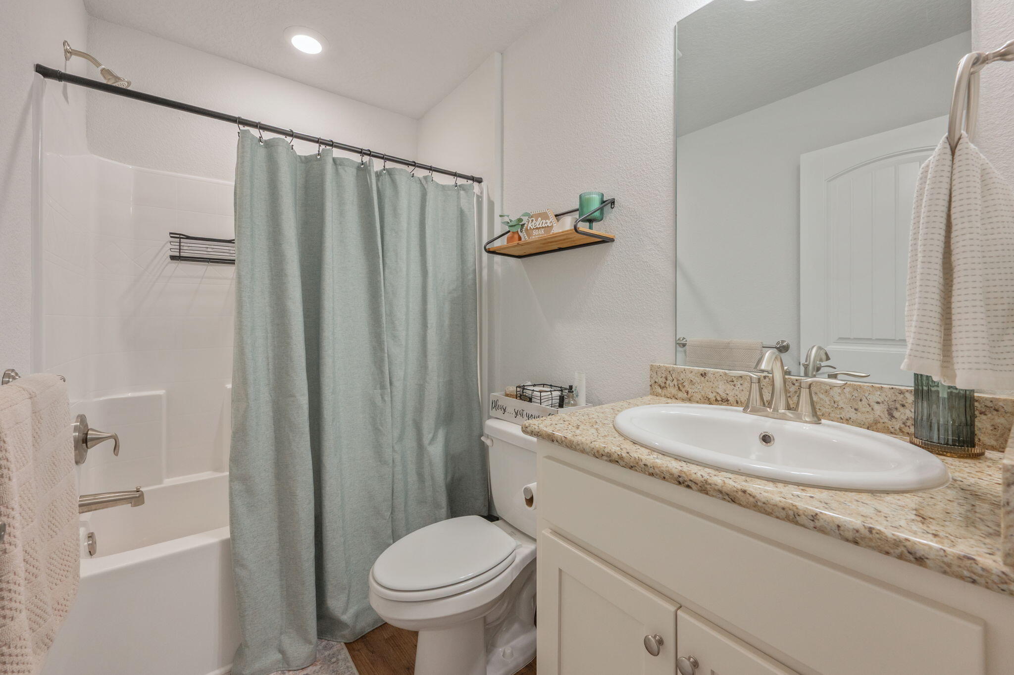 5488 South A Jones Road Milton, FL 32583 - Photo 34 of 51 Guest bathroom
