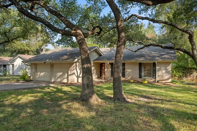 $425,000 | 9424 Shady Oaks Drive, Austin, TX 78729