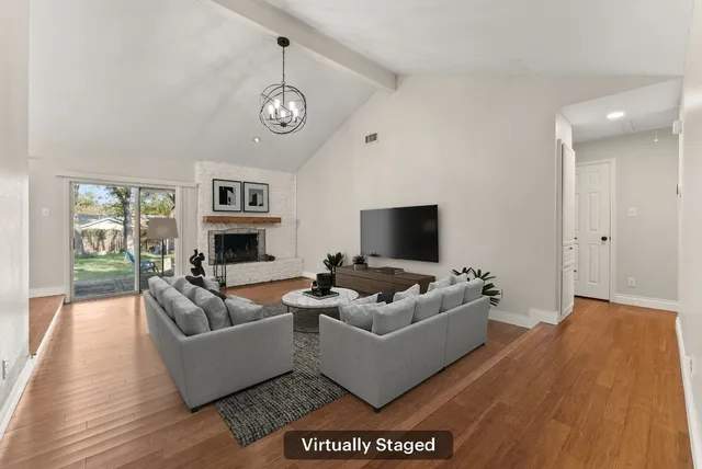 $425,000 | 9424 Shady Oaks Drive, Austin, TX 78729