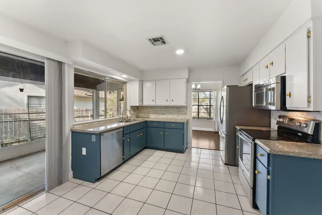 $425,000 | 9424 Shady Oaks Drive, Austin, TX 78729