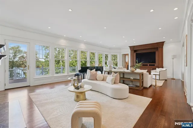 $4,999,999 | 907 Scioto Drive, Franklin Lakes, NJ 07417