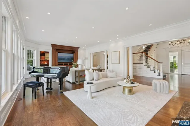 $4,999,999 | 907 Scioto Drive, Franklin Lakes, NJ 07417