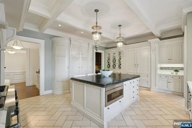 $4,999,999 | 907 Scioto Drive, Franklin Lakes, NJ 07417