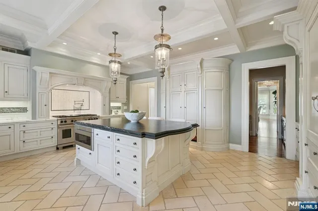 $4,999,999 | 907 Scioto Drive, Franklin Lakes, NJ 07417