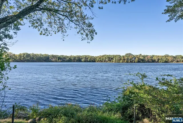 $4,999,999 | 907 Scioto Drive, Franklin Lakes, NJ 07417