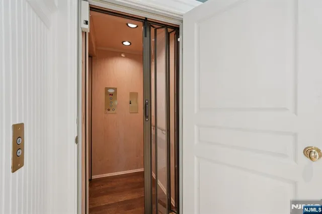 $4,999,999 | 907 Scioto Drive, Franklin Lakes, NJ 07417