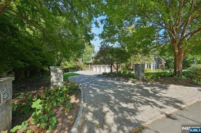 $4,999,999 | 907 Scioto Drive, Franklin Lakes, NJ 07417
