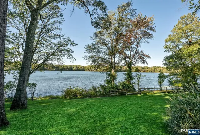 $4,999,999 | 907 Scioto Drive, Franklin Lakes, NJ 07417