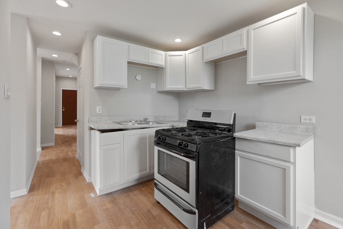 906 West 71st Street Chicago, IL 60621 - Photo 8 of 20