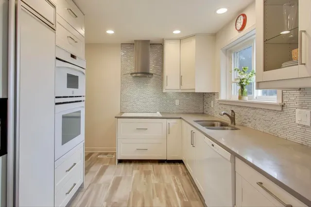 $275,000 | 587 Shorely Drive, Barrington, IL 60010