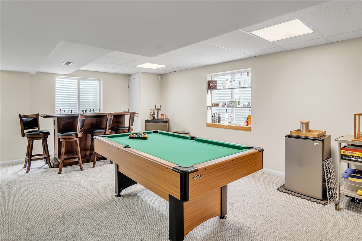 255 Hampton Road Sugar Grove, IL 60554 - Photo 22 of 28 a room with furniture and window